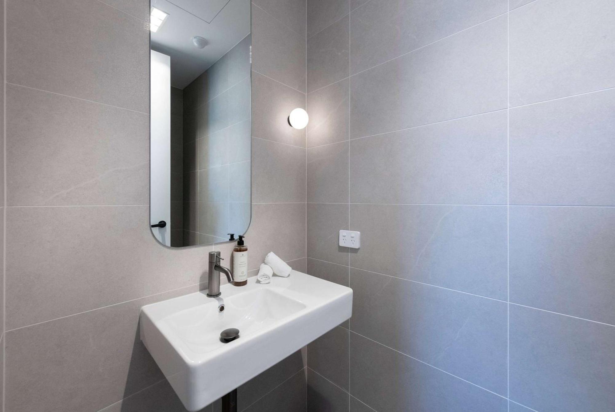 Tryp Adelaide By Wyndham Hotel Exterior photo