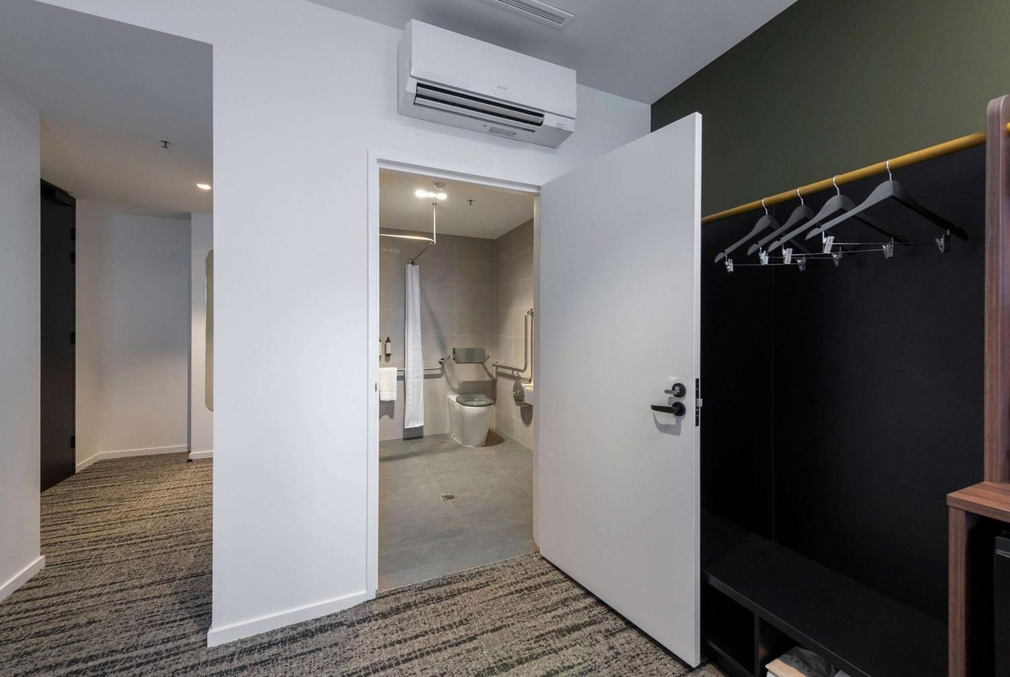 Tryp Adelaide By Wyndham Hotel Exterior photo